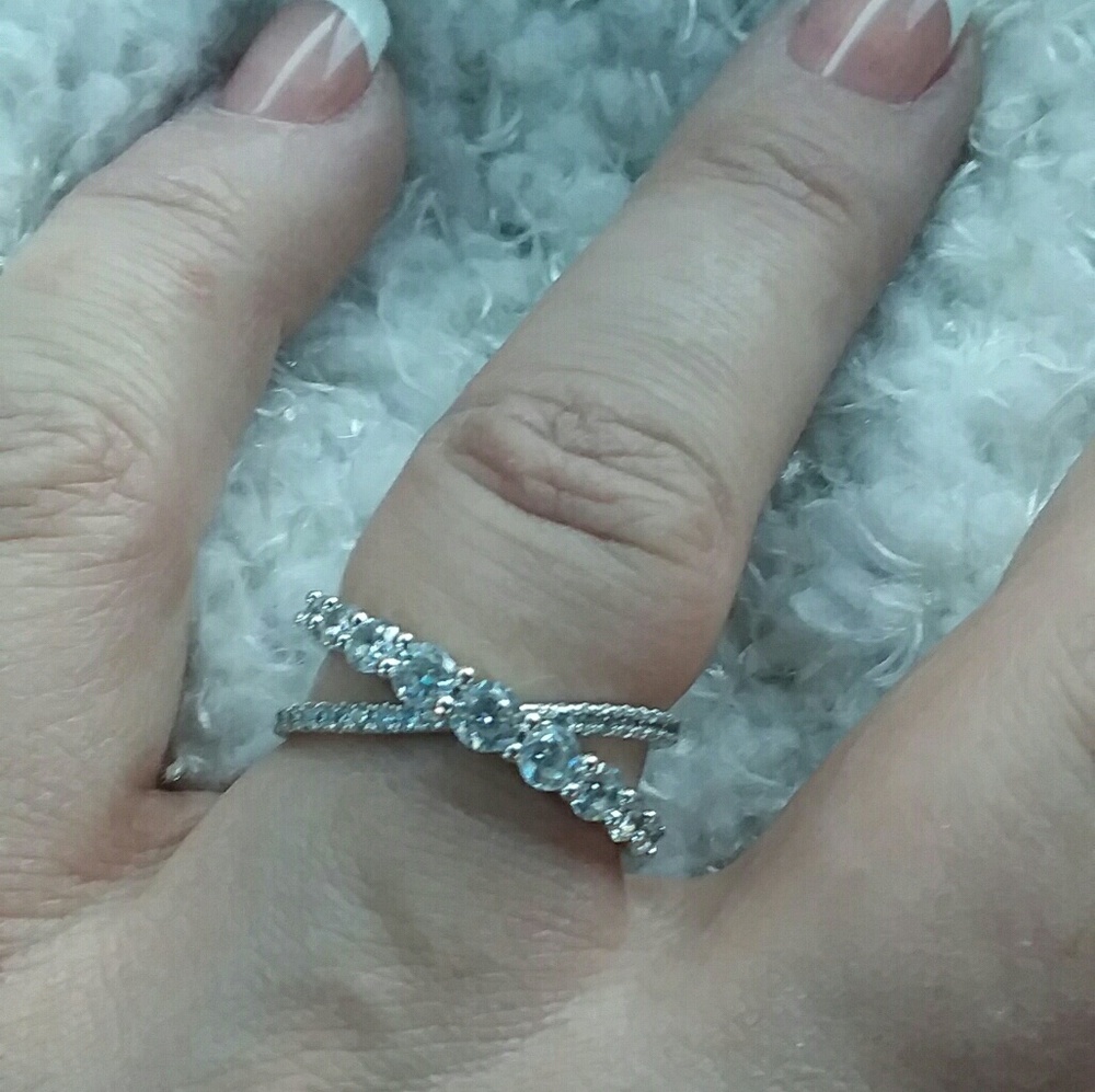NWOT Beautiful Crossroads Ring